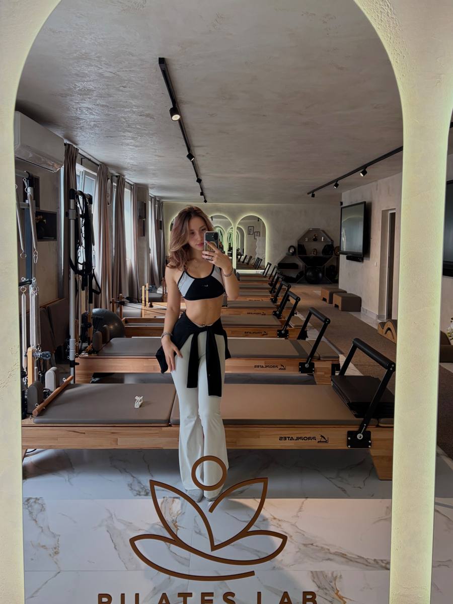 Емма, мениджър и инструктор в реформър студио Pilates Lab, Варна